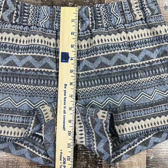 J Crew Womens Blue‎ Stretch Waist Pull On Aztec Print Stripe Shorts Size 4 small - Picture 3 of 7